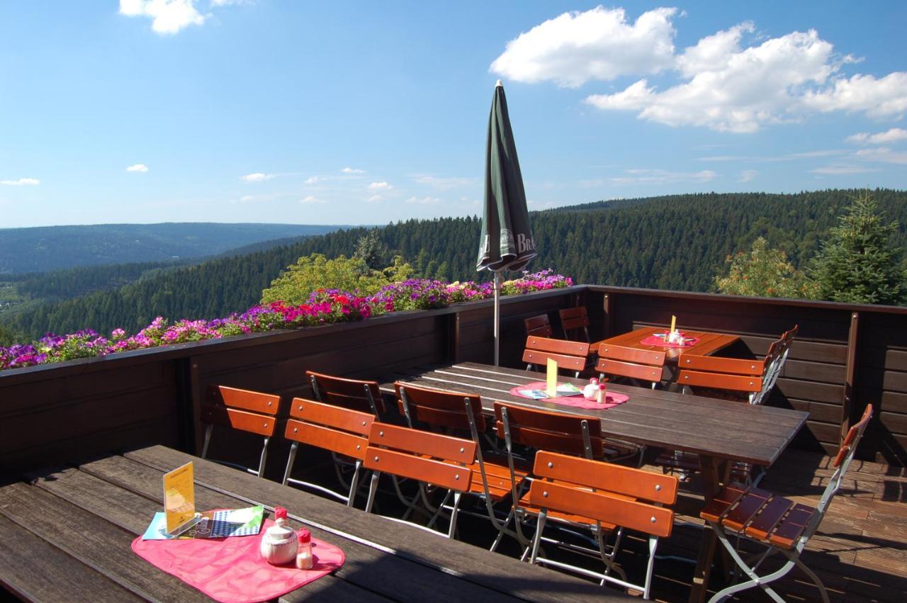 Berggasthaus & Pension Schoene Aussicht Klingenthal Bagian luar foto