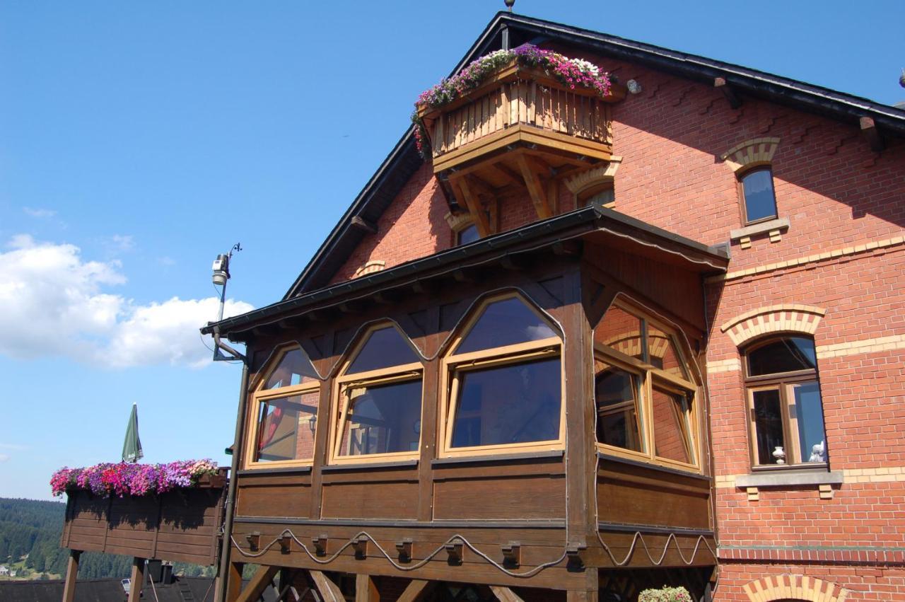 Berggasthaus & Pension Schoene Aussicht Klingenthal Bagian luar foto