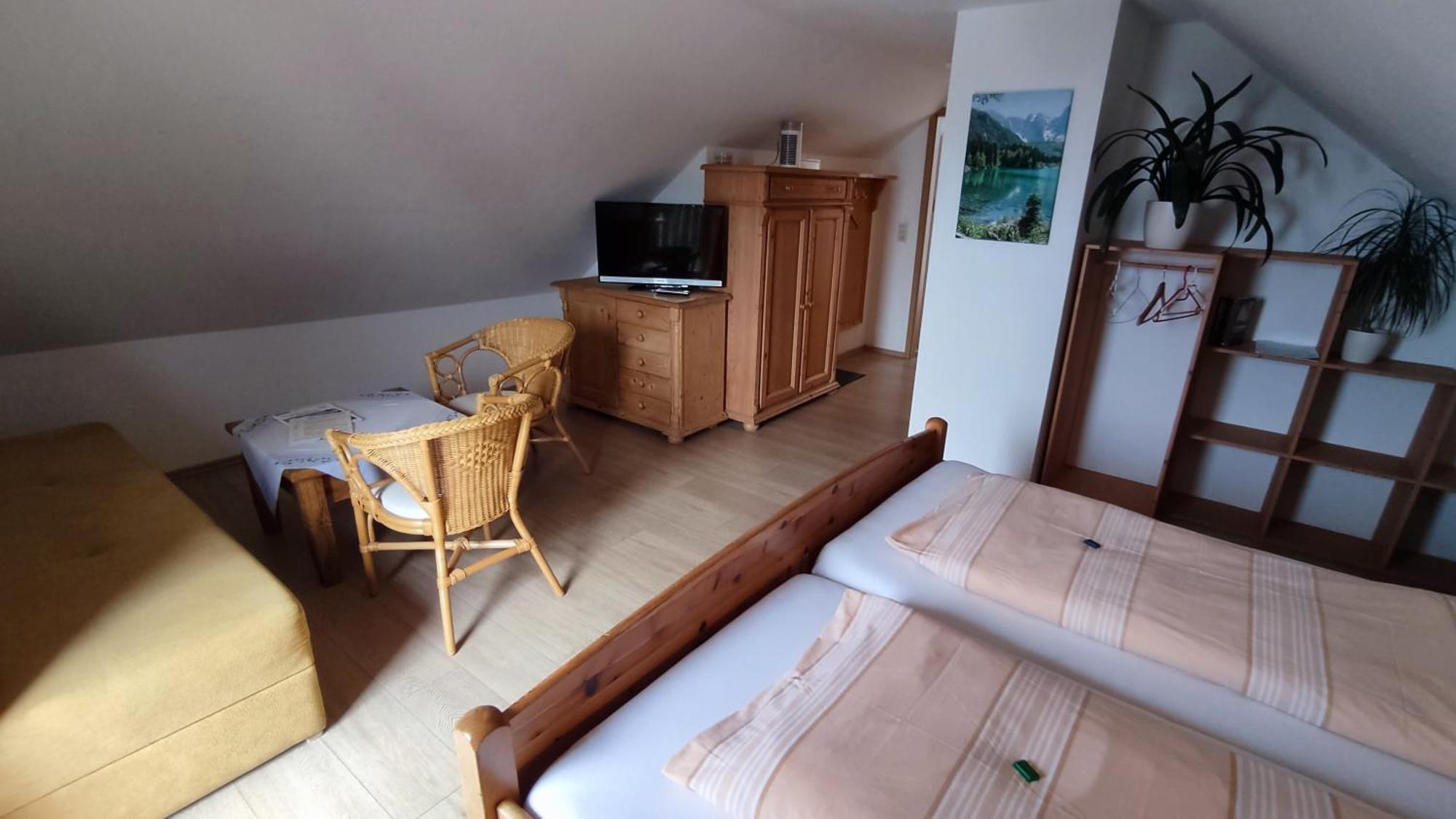 Berggasthaus & Pension Schoene Aussicht Klingenthal Bagian luar foto