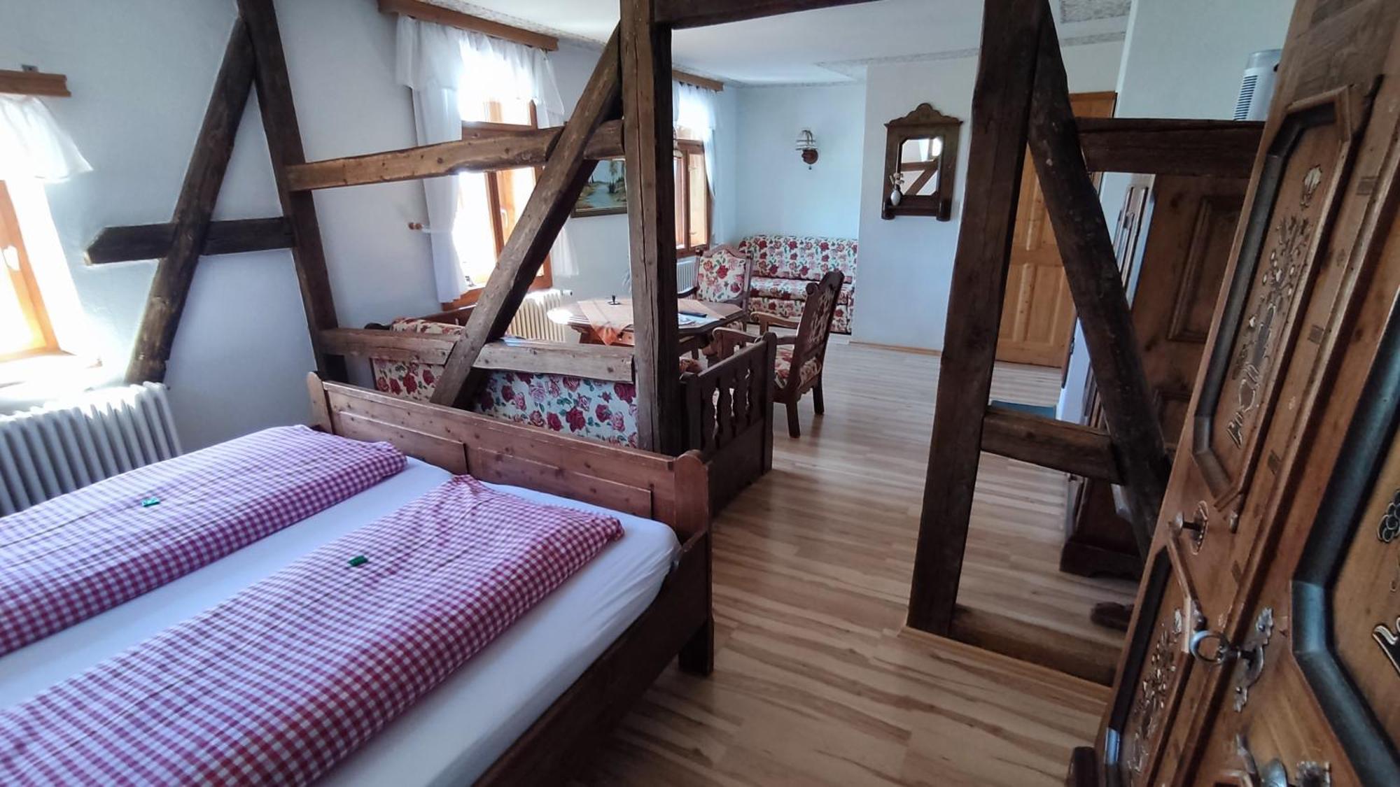 Berggasthaus & Pension Schoene Aussicht Klingenthal Bagian luar foto