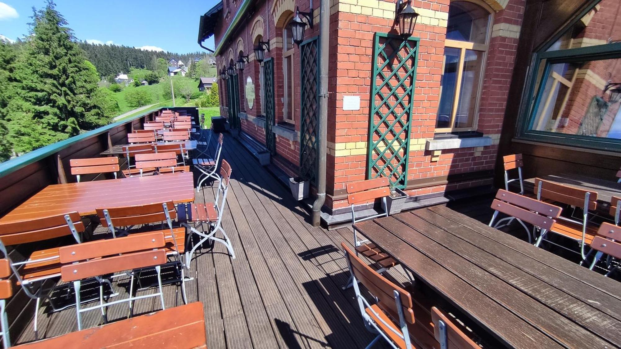 Berggasthaus & Pension Schoene Aussicht Klingenthal Bagian luar foto