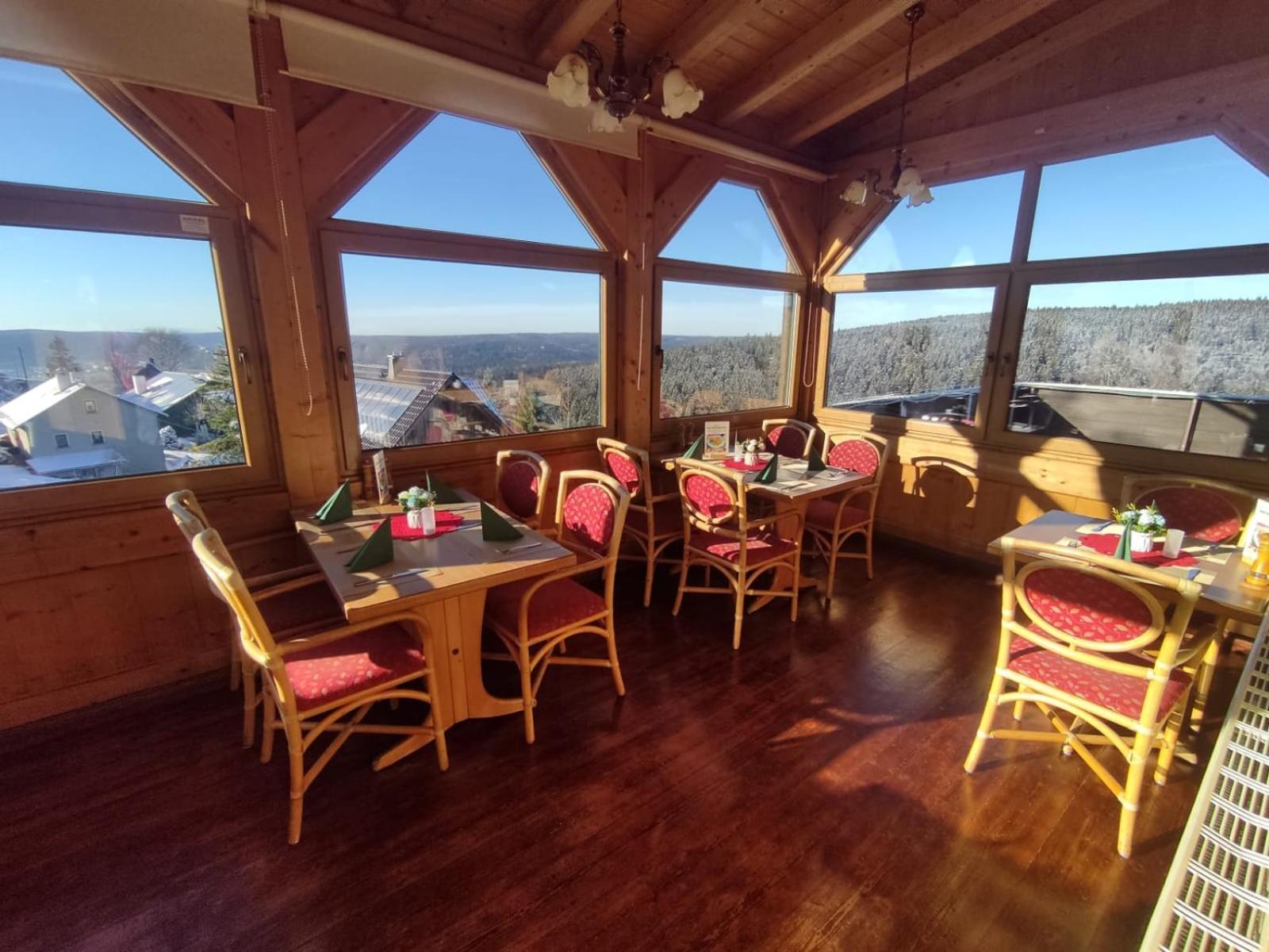 Berggasthaus & Pension Schoene Aussicht Klingenthal Bagian luar foto